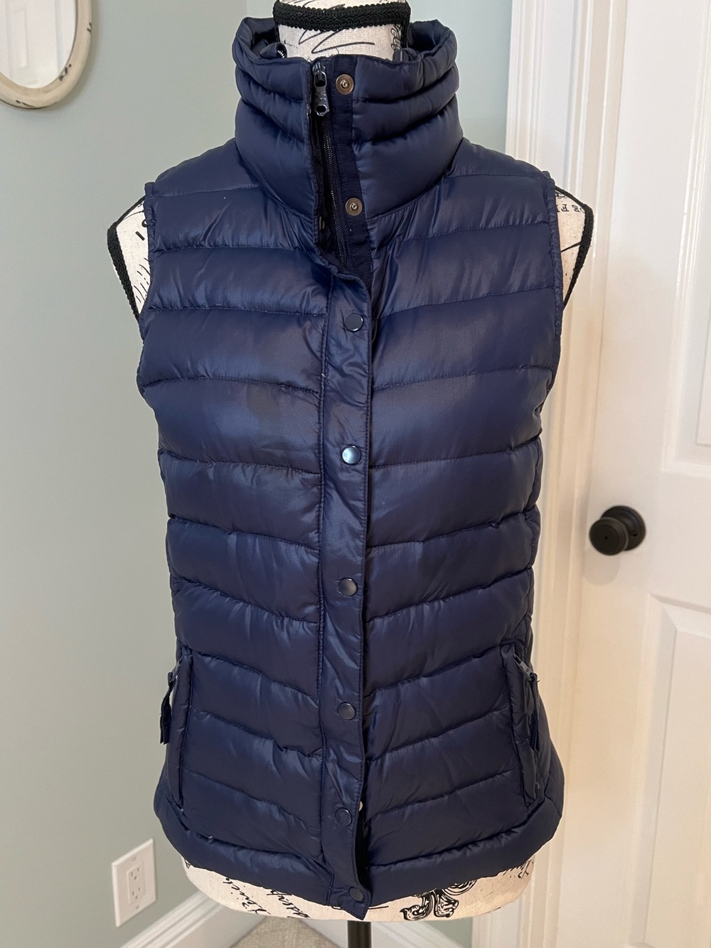 Gap Navy quilted puffer vest | stand-up collar | Lightweight | XS | Like New
